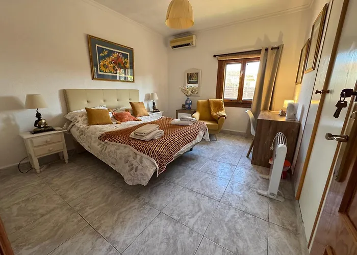 Hotel con piscina: Tara Casa Rural Cartagena